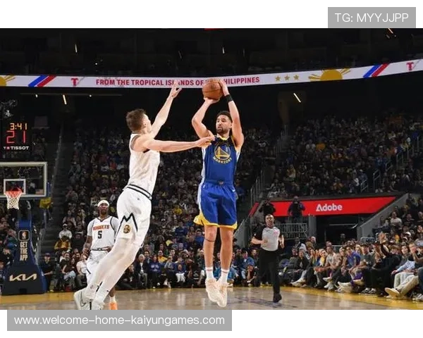 克莱连中三球点燃勇士进攻