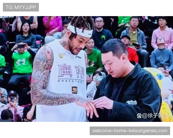 冠军球队球员比赛背后的训练日常被纪录片呈现，冠军背后的人